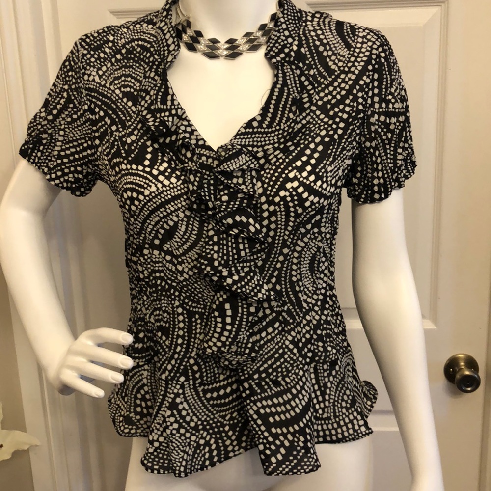 Allison Taylor Size L pullover blouse V neck ruffles stretch black n white